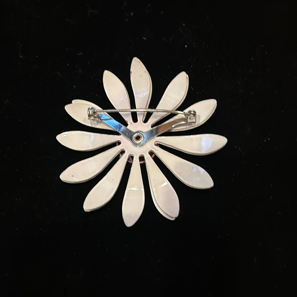 Vintage 1960’s Green and Pink Enamel Floral Brooch - Picture 2 of 2